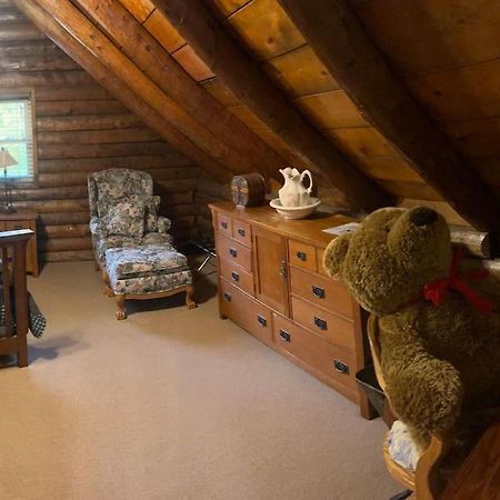 Acorn Resort A Unique Retreat Cabin, 13 Acres Land Bloomington Exteriör bild