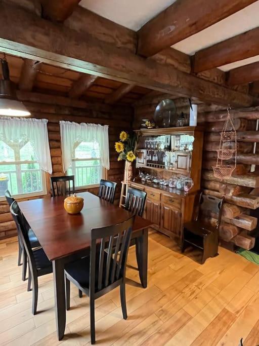 Acorn Resort A Unique Retreat Cabin, 13 Acres Land Bloomington Exteriör bild