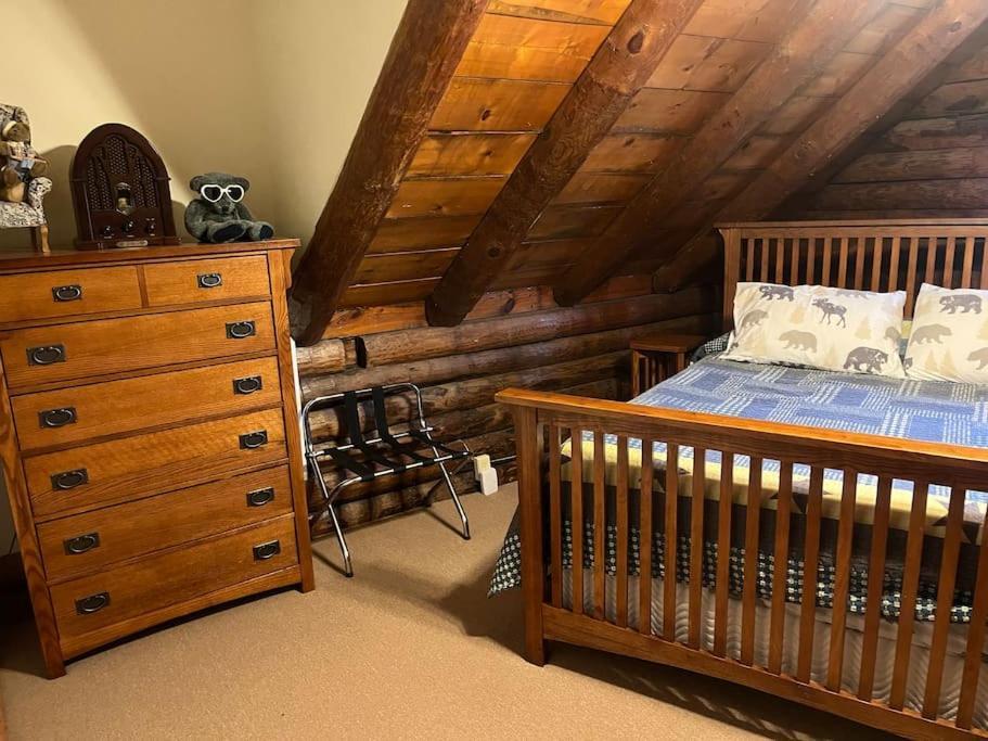 Acorn Resort A Unique Retreat Cabin, 13 Acres Land Bloomington Exteriör bild