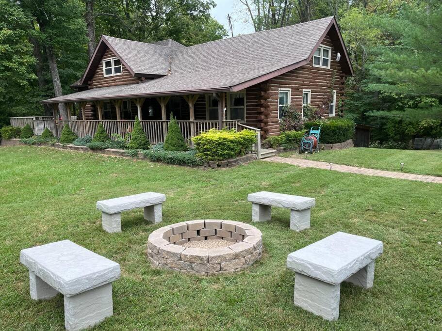 Acorn Resort A Unique Retreat Cabin, 13 Acres Land Bloomington Exteriör bild