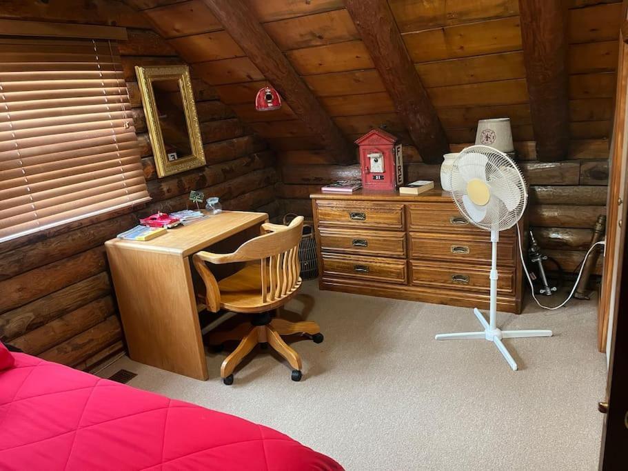 Acorn Resort A Unique Retreat Cabin, 13 Acres Land Bloomington Exteriör bild